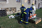 Einsatzkräfte trainieren mit einem Trennschleifer Foto: THW OV Bautzen